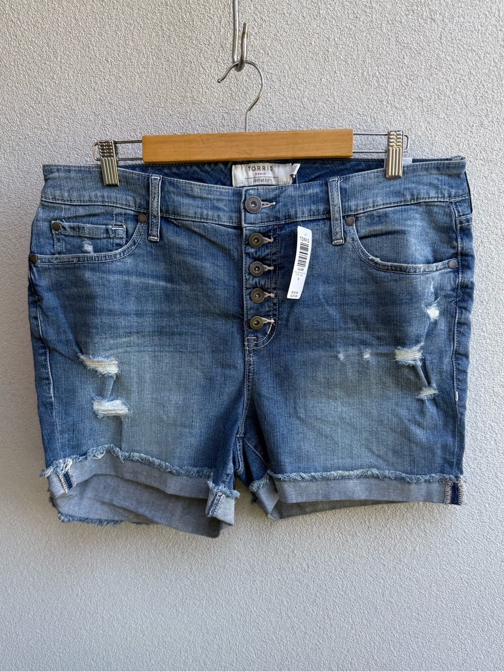 New Torrid Distressed High Rise Button Fly Shorts 16